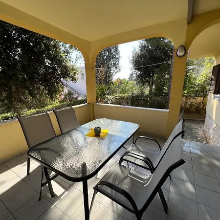 Adriana & Peppino アパート ペシュチャーナ・ウヴァラ